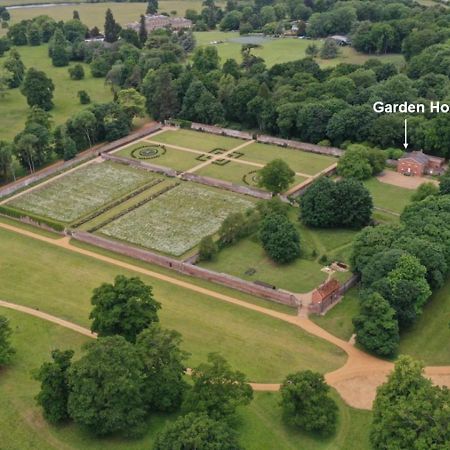 The Walled Garden At Woodhall Estate Hertford Exterior foto