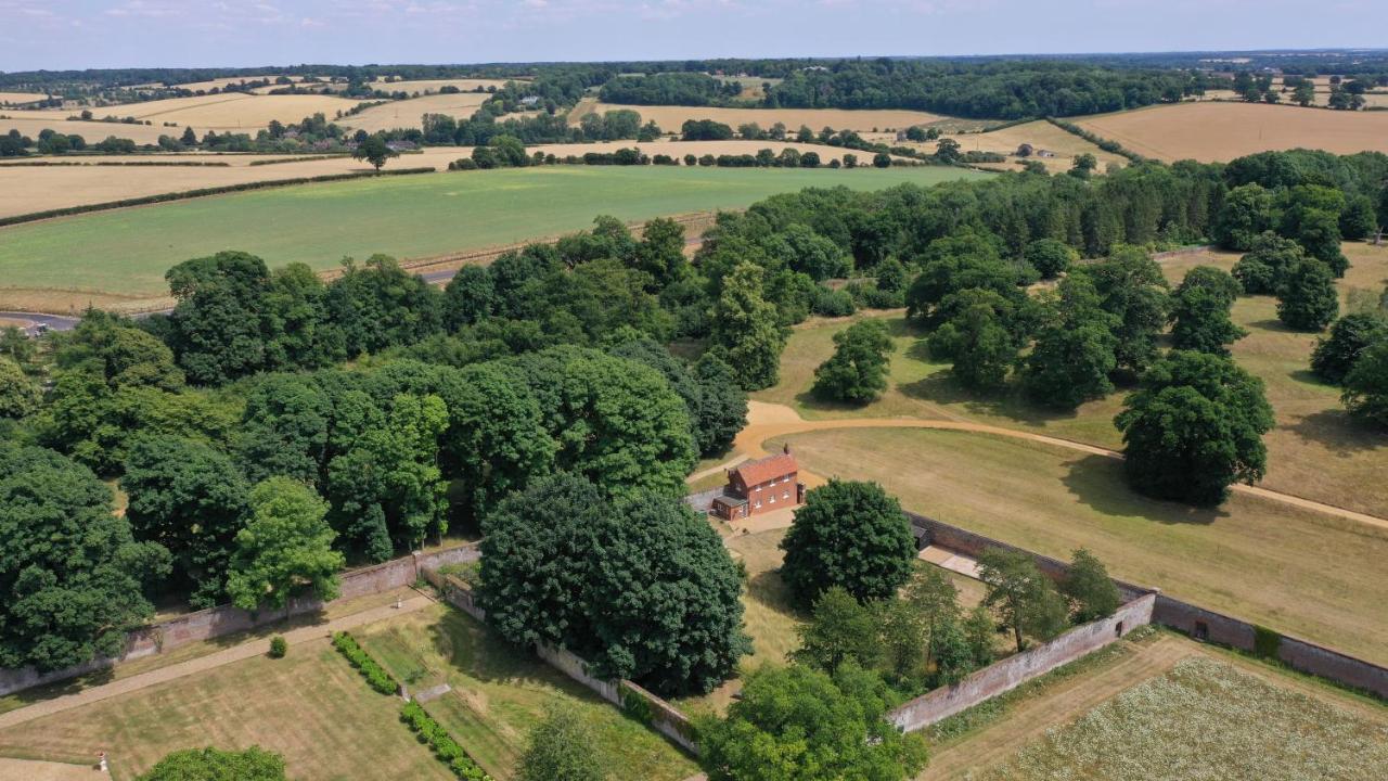 The Walled Garden At Woodhall Estate Hertford Exterior foto